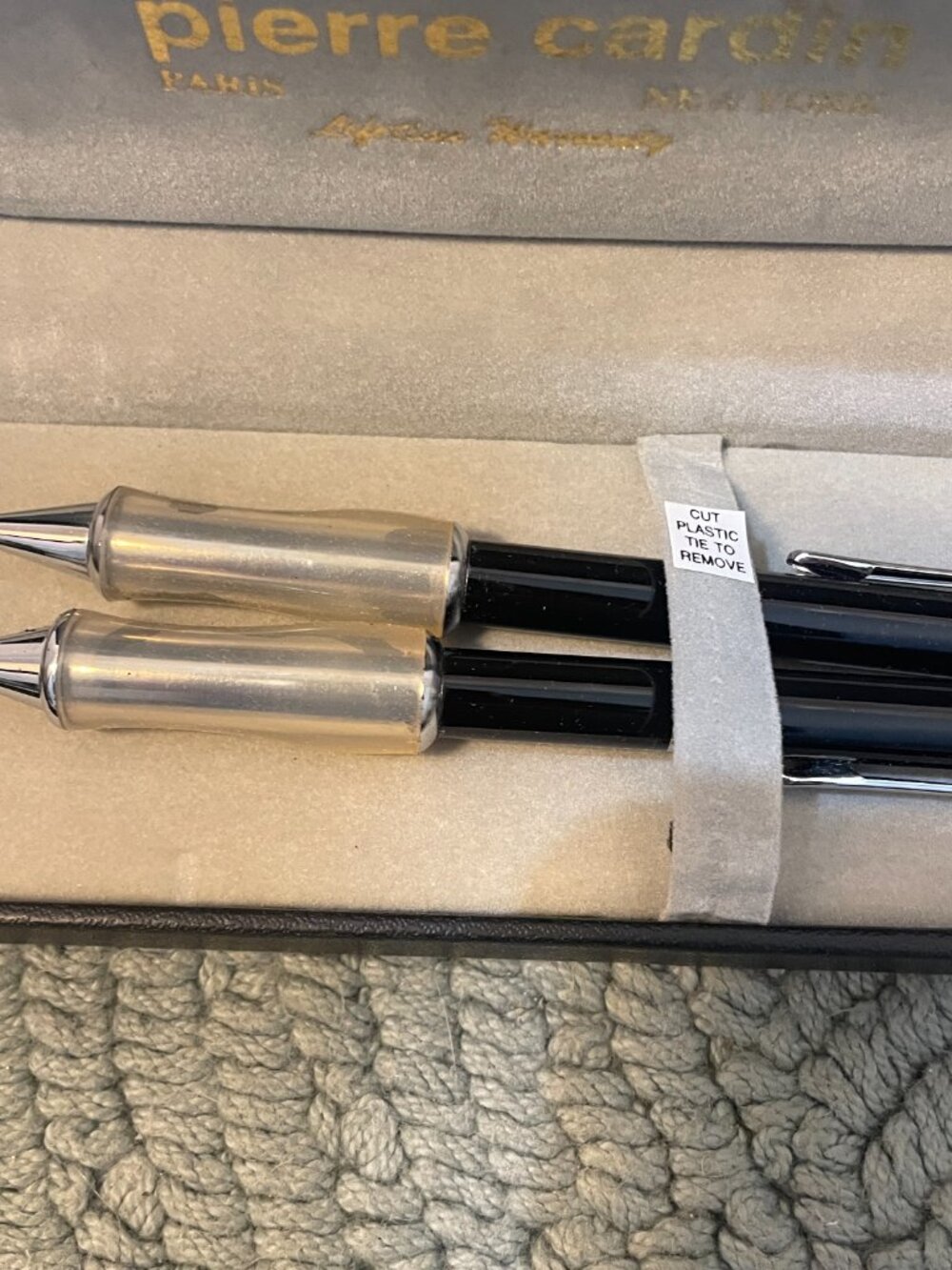 Vintage Pierre Cardin Pen and Pencil Set Black and Silver Tone with rubber grip - Picture 2 of 7
